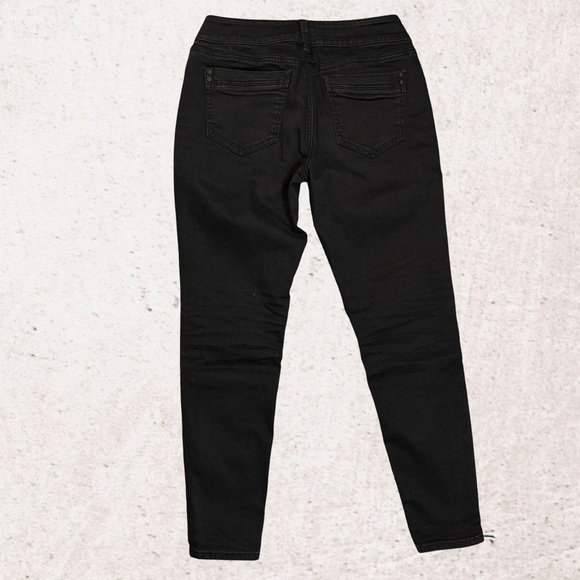Silver Jeans Black Skinny Jeans with Matte Finish - Picture 2 of 4